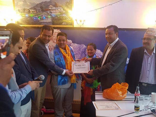 बेलायत आउनुभएका दुई कलाकारको बिदाइ