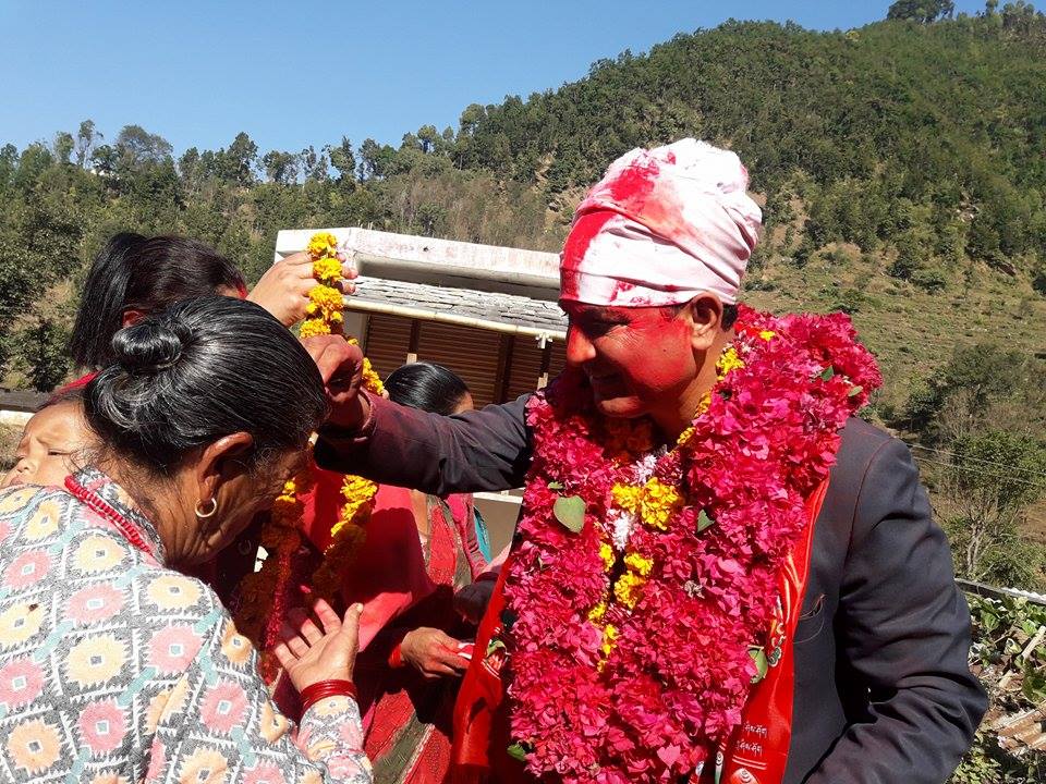नवनिर्वाचित सांसदहरु माझी बस्ति मा