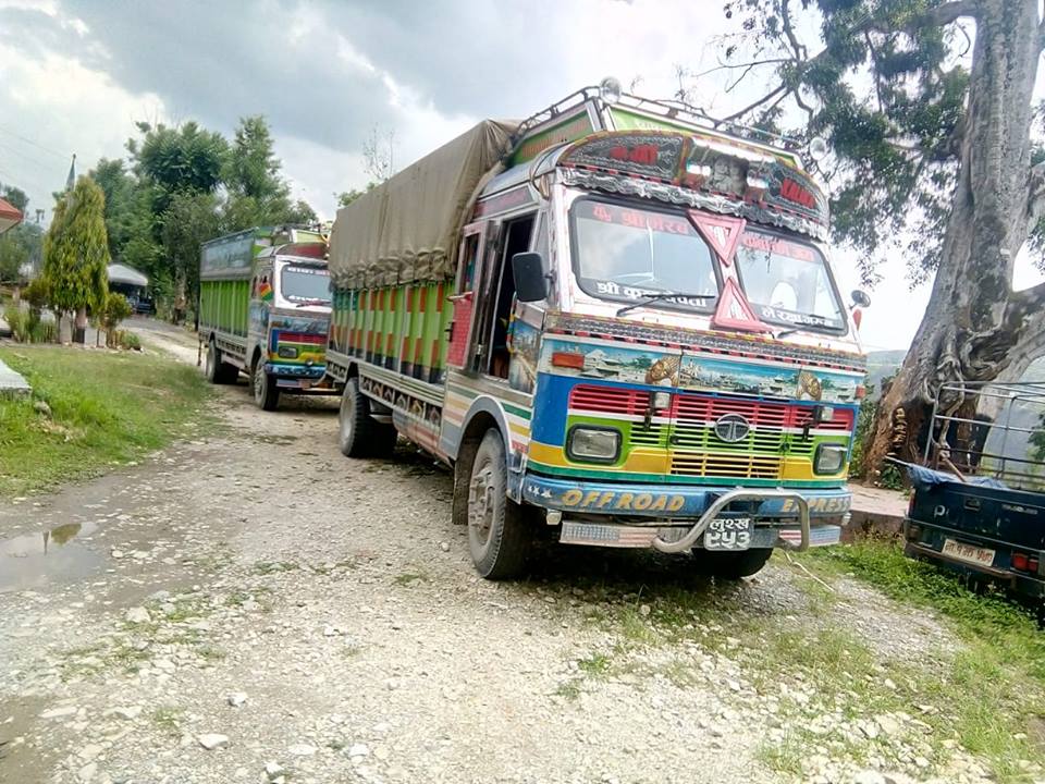 पोखरा हिँडेको ट्रक प्रहरीले नियन्त्रणमा लिएपछि