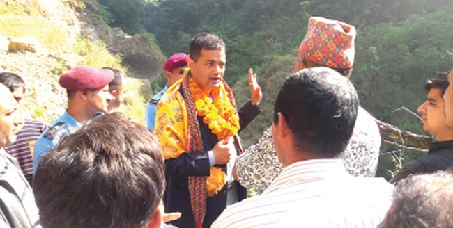 कालीगण्डकी लोकमार्गको पुल अलपत्र