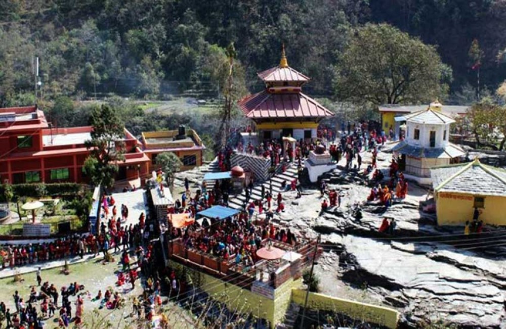 बालाचर्तुदशी पर्व मनाइँदै, शिव मन्दिर परिसरहरुमा सतबिज छरिंदै
