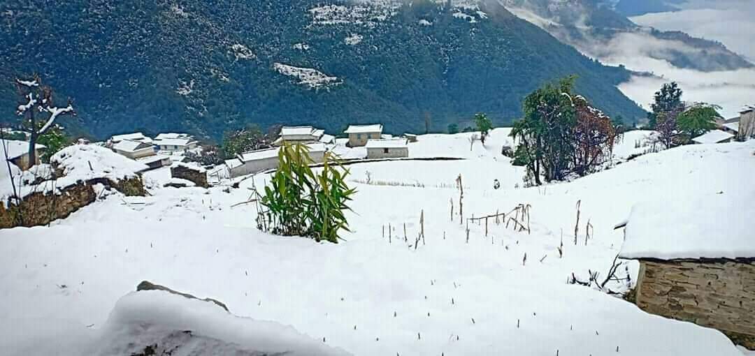 हिउ पर्‍यो फुरुरु लेप्सार सालिजा क्षेत्रमा