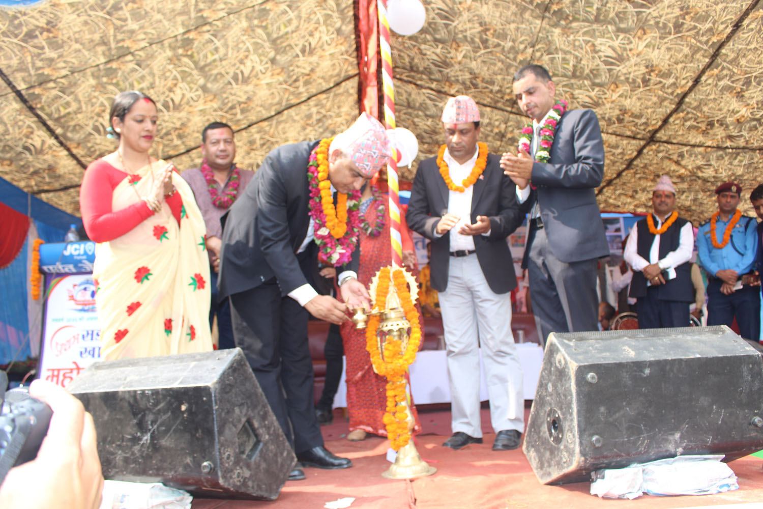 पर्वतमा सडक खाना महोत्सव शुरु