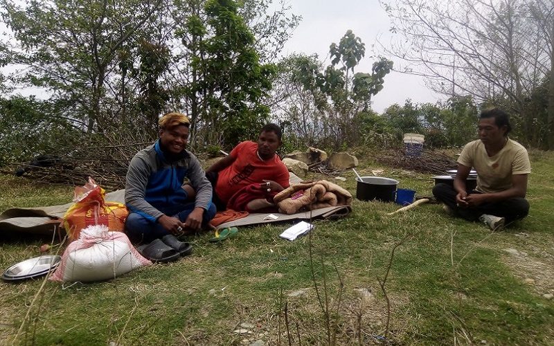 पर्वत : मजदुरलाई खाना  र पिउने पानीको व्यवस्था गर्न सरोकारवालाहरुको माग