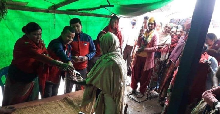 मुक्तिनाथ बिकास बैंक कार्कीनेटाद्धारा ग्राहकको कर्जा मिनाहा