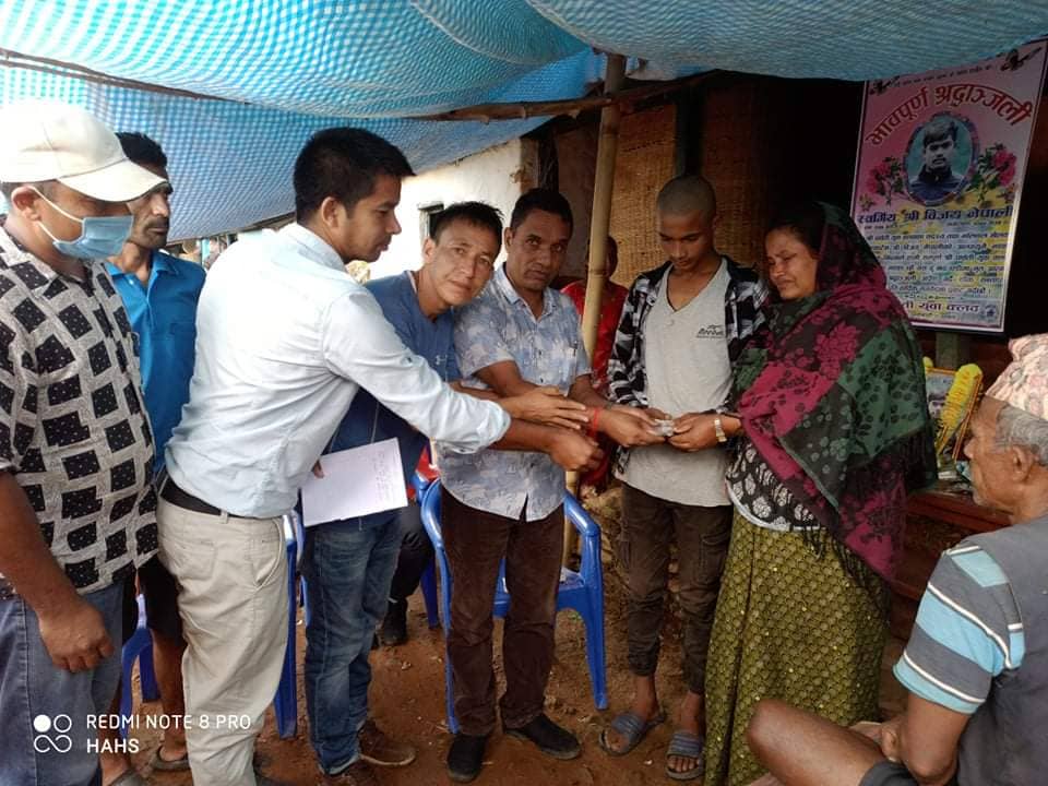 ट्याक्टर दुर्घटनामा मृत्यु भएका नेपालीको परिवारलाई १ लाख आर्थिक सहयोग