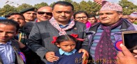 देवी सार्कीले भेटिन गगन थापालाई