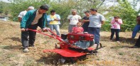 पर्वतका किसान  गोरु पाल्न छाडेर प्रविधि पछ्याउँदै