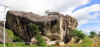 महाशिलाको स्परुपलाई बिगारेर मुर्ती कुद्न थालिएको भन्दै सामाजिक सन्जालमा व्यापक आलोचना