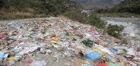 सडक र कालीगण्डकी नदी दुर्गन्धित