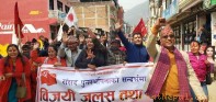 एकथरि संसद पुनस्र्थापनाको स्वागतमा, अर्को थरि ओलीको बचाउमा